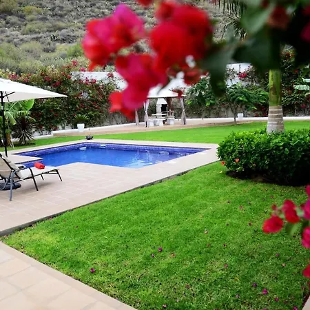 Beautiful Spanish Chajaco